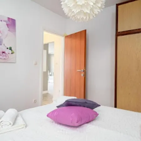 Apartment Modern, 2 Bedroom Near Beach! Vodice